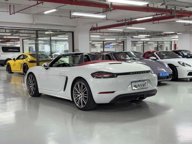 Porsche 718 2016 Boxster 2.0T interior photo 14 Porsche 718 2016 Boxster 2.0T interior photo 14