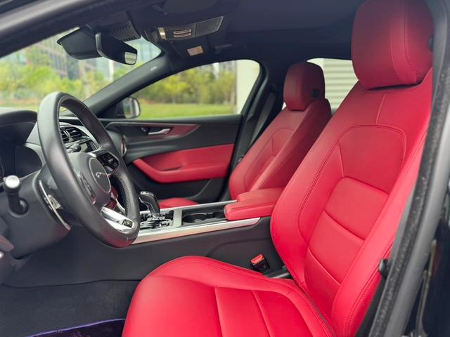 Jaguar XEL 2023 2.0T 250PS R-DYNAMIC S Enterprising Sports Edition interior photo 11