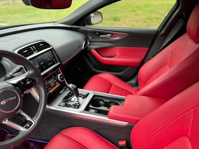 Jaguar XEL 2023 2.0T 250PS R-DYNAMIC S Enterprising Sports Edition interior photo 12