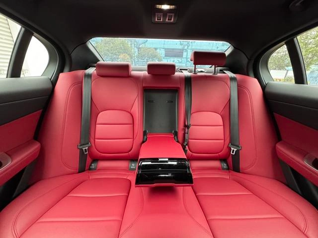 Jaguar XEL 2023 2.0T 250PS R-DYNAMIC S Enterprising Sports Edition interior photo 19