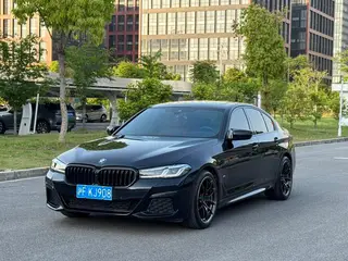 BMW 5 Series (Imported) 2021 530i Version mode M Tenue de sport