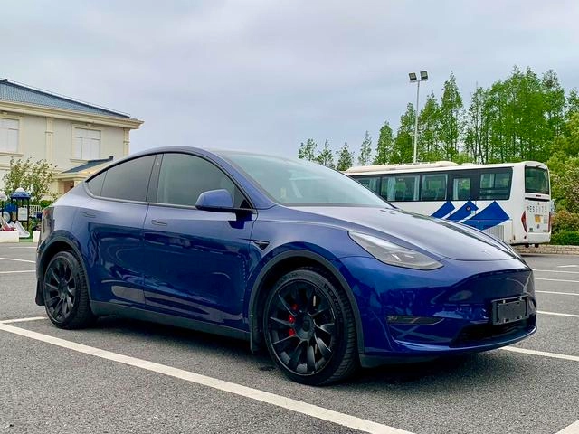 Tesla Model Y 2021 Long endurance all-wheel drive version exterior photo 3