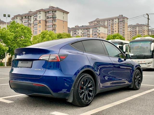 Tesla Model Y 2021 Long endurance all-wheel drive version exterior photo 5