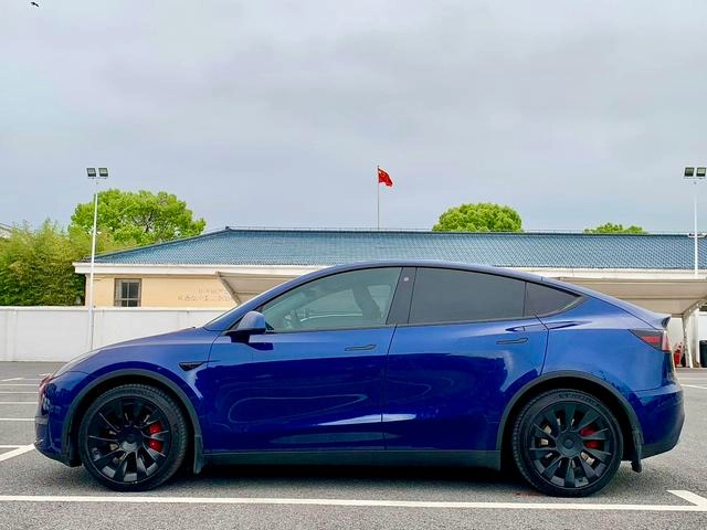 Tesla Model Y 2021 Long endurance all-wheel drive version exterior photo 8