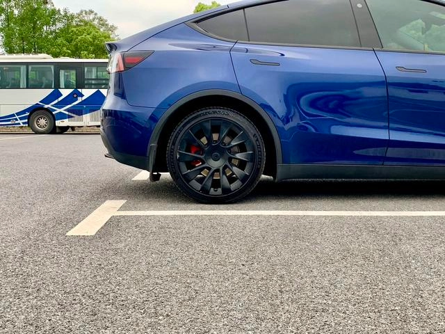 Tesla Model Y 2021 Long endurance all-wheel drive version interior photo 11