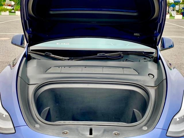 Tesla Model Y 2021 Long endurance all-wheel drive version interior photo 15