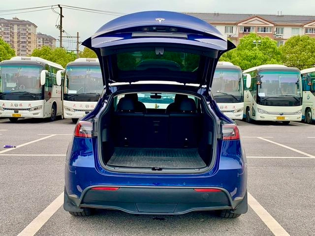 Tesla Model Y 2021 Long endurance all-wheel drive version interior photo 16