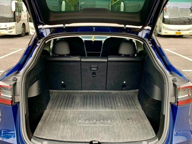 Tesla Model Y 2021 Long endurance all-wheel drive version interior photo 17
