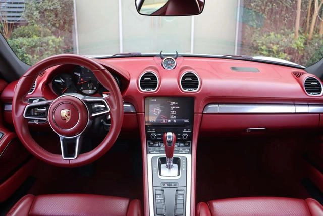 Porsche 718 2016 Cayman 2.0T interior foto 11 Porsche 718 2016 Cayman 2.0T interior foto 11