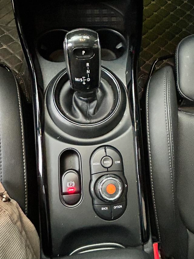 MINI Clubman 2022 1.5T ONE interior photo 16 MINI Clubman 2022 1.5T ONE interior photo 16