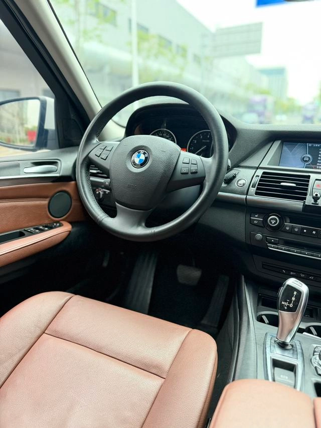 BMW X5 2011 xDrive35i Leader extérieur photo 4 BMW X5 2011 xDrive35i Leader extérieur photo 4