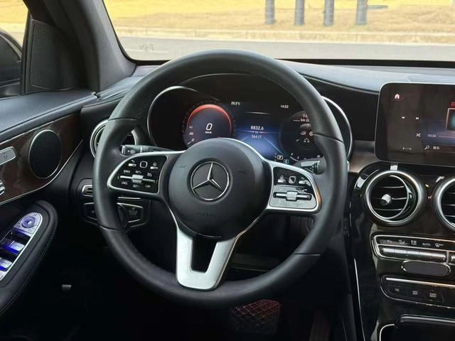 Mercedes-Benz GLC 2020 GLC 300 L 4MATIC Dynamic exterior photo 5 Mercedes-Benz GLC 2020 GLC 300 L 4MATIC Dynamic exterior photo 5