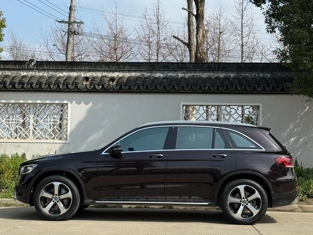 Mercedes-Benz GLC 2022 Restyling GLC 260 L 4MATIC Dynamic exterior photo 4 Mercedes-Benz GLC 2022 Restyling GLC 260 L 4MATIC Dynamic exterior photo 4
