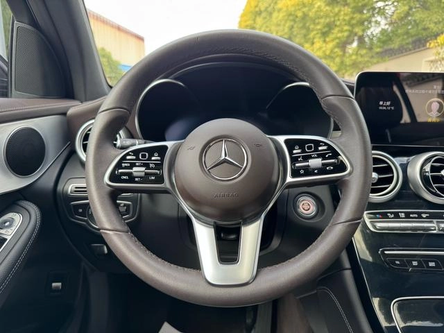 Mercedes-Benz GLC 2022 Restyling GLC 260 L 4MATIC Dynamic interior photo 17 Mercedes-Benz GLC 2022 Restyling GLC 260 L 4MATIC Dynamic interior photo 17