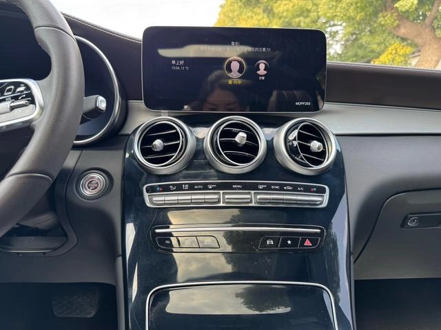 Mercedes-Benz GLC 2022 Restyling GLC 260 L 4MATIC Dynamic interior photo 18 Mercedes-Benz GLC 2022 Restyling GLC 260 L 4MATIC Dynamic interior photo 18