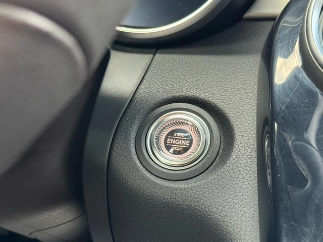 Mercedes-Benz GLC 2022 Restyling GLC 260 L 4MATIC Dynamic interior photo 19 Mercedes-Benz GLC 2022 Restyling GLC 260 L 4MATIC Dynamic interior photo 19
