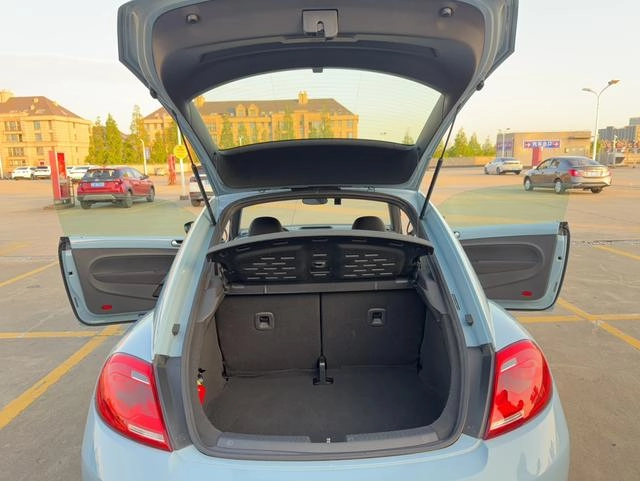 Volkswagen Beetle 2015 280TSI interior photo 13 Volkswagen Beetle 2015 280TSI interior photo 13