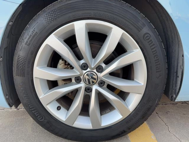 Volkswagen Beetle 2015 280TSI interior photo 14 Volkswagen Beetle 2015 280TSI interior photo 14