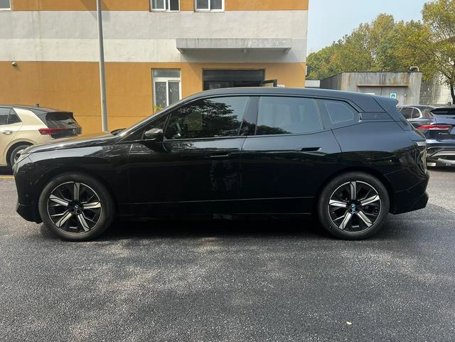 BMW iX 2022 xDrive40 exterior photo 2 BMW iX 2022 xDrive40 exterior photo 2