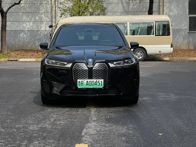 BMW iX 2022 xDrive40 exterior photo 3 BMW iX 2022 xDrive40 exterior photo 3