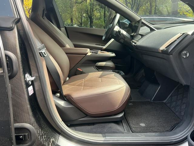 BMW iX 2022 xDrive40 interior photo 7 BMW iX 2022 xDrive40 interior photo 7