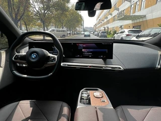 BMW iX 2022 xDrive40 interior photo 8 BMW iX 2022 xDrive40 interior photo 8