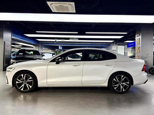 Volvo S60 2023 B4 Zhiyuan Sports Edition exterior photo 2 Volvo S60 2023 B4 Zhiyuan Sports Edition exterior photo 2