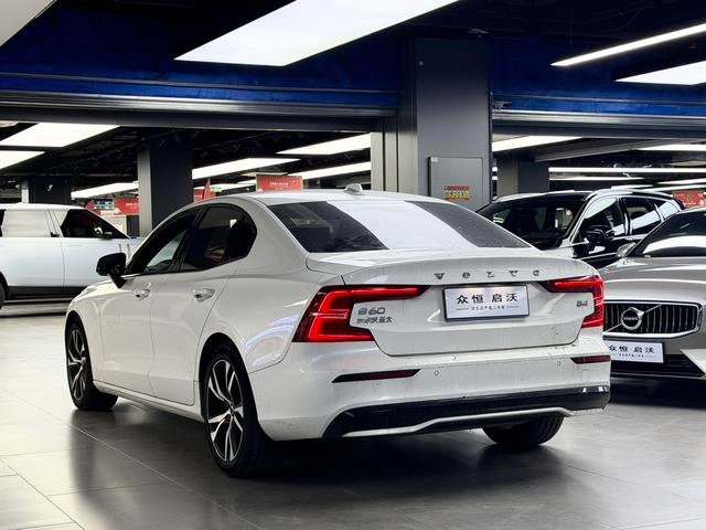 Volvo S60 2023 B4 Zhiyuan Sports Edition exterior photo 3 Volvo S60 2023 B4 Zhiyuan Sports Edition exterior photo 3