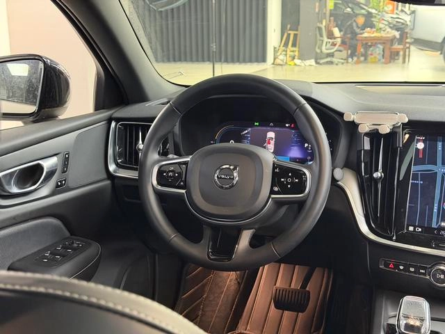 Volvo S60 2023 B4 Zhiyuan Sports Edition interior photo 10 Volvo S60 2023 B4 Zhiyuan Sports Edition interior photo 10