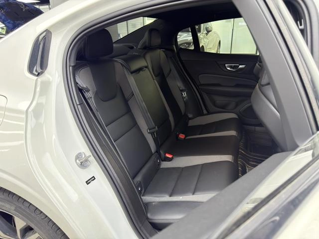 Volvo S60 2023 B4 Zhiyuan Sports Edition interior photo 11 Volvo S60 2023 B4 Zhiyuan Sports Edition interior photo 11