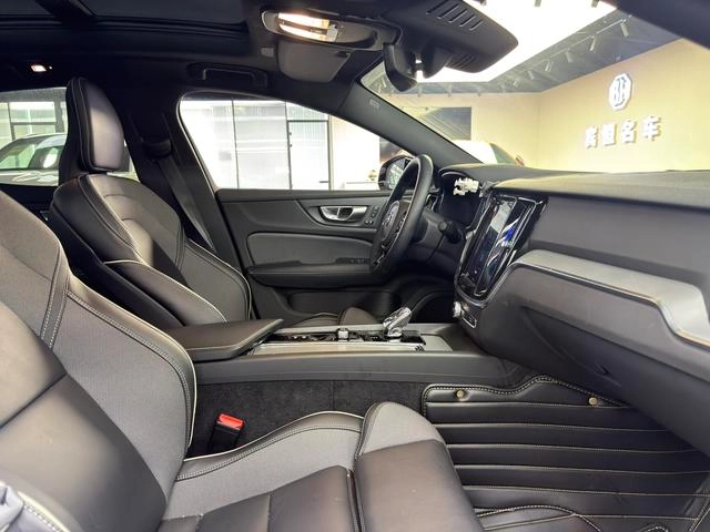 Volvo S60 2023 B4 Zhiyuan Sports Edition interior photo 13 Volvo S60 2023 B4 Zhiyuan Sports Edition interior photo 13