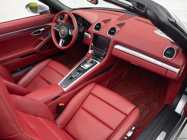 Porsche 718 2020 Boxster 2.0T interior photo 13 Porsche 718 2020 Boxster 2.0T interior photo 13