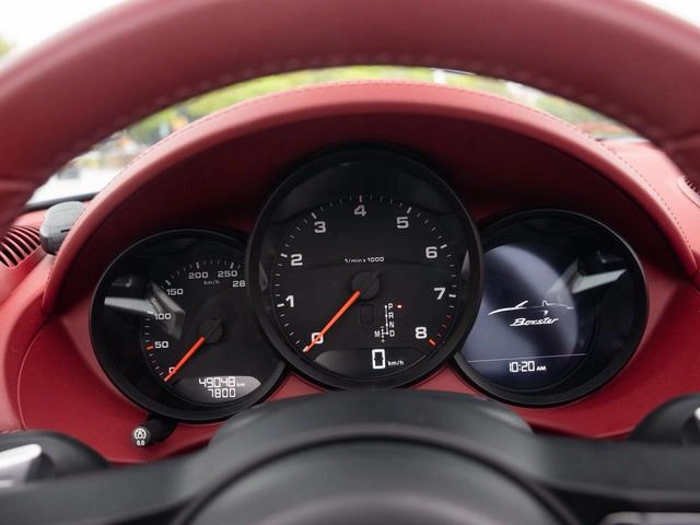 Porsche 718 2020 Boxster 2.0T interior photo 17 Porsche 718 2020 Boxster 2.0T interior photo 17