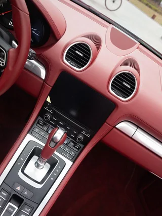 Porsche 718 2020 Boxster 2.0T interior photo 18 Porsche 718 2020 Boxster 2.0T interior photo 18