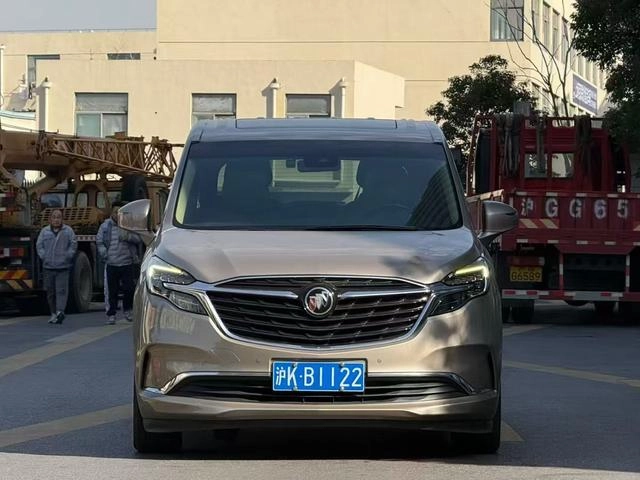 Buick GL8 2022 ES Lu Zun 653T Type exclusif extérieur photo 2 Buick GL8 2022 ES Lu Zun 653T Type exclusif extérieur photo 2