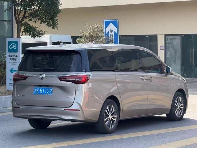 Buick GL8 2022 ES Lu Zun 653T Type exclusif extérieur photo 3 Buick GL8 2022 ES Lu Zun 653T Type exclusif extérieur photo 3