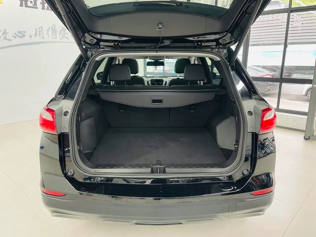 Chevrolet Equinox 2019 535T Automatic Boundary Edition country VI interior photo 14