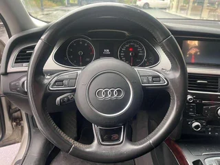 Audi A4L 2016 35 TFSI Automatic Comfort Type interior photo 11 Audi A4L 2016 35 TFSI Automatic Comfort Type interior photo 11