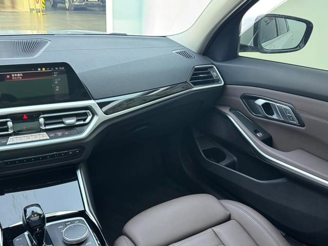 BMW 3 Series 2022 320Li M Sports suit exterior photo 8 BMW 3 Series 2022 320Li M Sports suit exterior photo 8