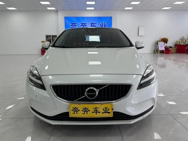 Volvo V40 2017 T3 Zhiyi Edition exterior photo 2 Volvo V40 2017 T3 Zhiyi Edition exterior photo 2