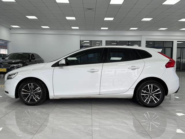 Volvo V40 2017 T3 Zhiyi Edition exterior photo 4 Volvo V40 2017 T3 Zhiyi Edition exterior photo 4