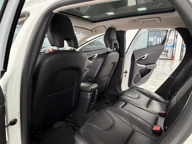 Volvo V40 2017 T3 Zhiyi Edition interior photo 12 Volvo V40 2017 T3 Zhiyi Edition interior photo 12