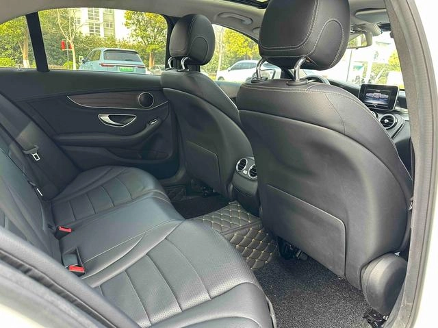 Mercedes-Benz C-Class 2015 Mise à jour C 180 L Sportif intérieur photo 6 Mercedes-Benz C-Class 2015 Mise à jour C 180 L Sportif intérieur photo 6