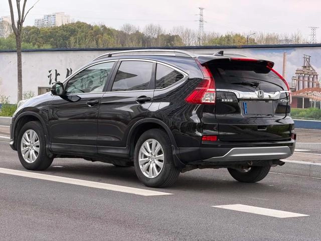 Honda CR-V 2015 2.0L Versión urbana de tracción en dos ruedas exterior foto 4 Honda CR-V 2015 2.0L Versión urbana de tracción en dos ruedas exterior foto 4