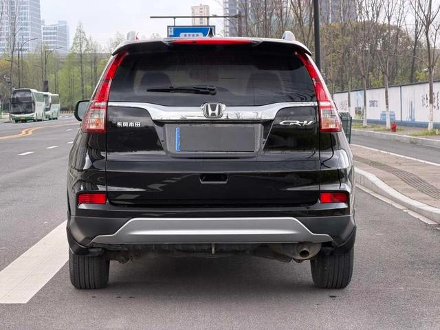 Honda CR-V 2015 2.0L Versión urbana de tracción en dos ruedas exterior foto 5 Honda CR-V 2015 2.0L Versión urbana de tracción en dos ruedas exterior foto 5