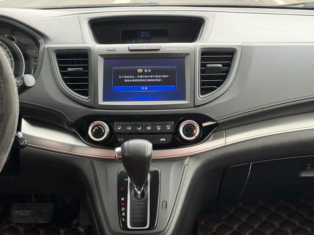 Honda CR-V 2015 2.0L Versión urbana de tracción en dos ruedas interior foto 12 Honda CR-V 2015 2.0L Versión urbana de tracción en dos ruedas interior foto 12