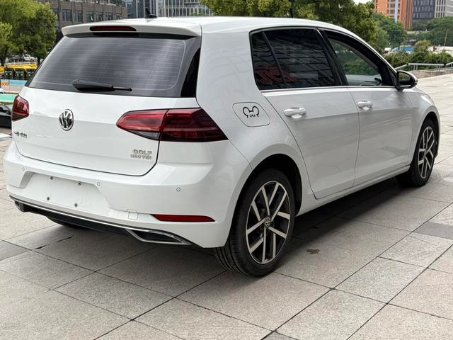 Volkswagen Golf 2020 280TSI DSG De lujo exterior foto 3 Volkswagen Golf 2020 280TSI DSG De lujo exterior foto 3