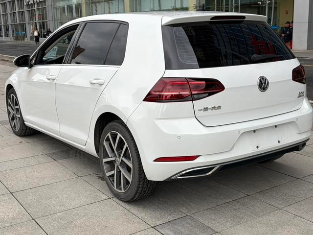 Volkswagen Golf 2020 280TSI DSG De lujo exterior foto 5 Volkswagen Golf 2020 280TSI DSG De lujo exterior foto 5