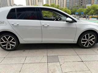 Volkswagen Golf 2020 280TSI DSG De lujo exterior foto 7 Volkswagen Golf 2020 280TSI DSG De lujo exterior foto 7