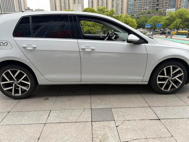 Volkswagen Golf 2020 280TSI DSG De lujo exterior foto 7 Volkswagen Golf 2020 280TSI DSG De lujo exterior foto 7